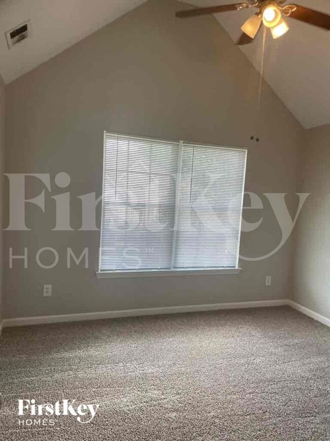 Building Photo - 1119 Oak Hollow Ct