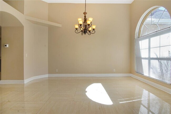 Building Photo - 290 Tower View Dr W