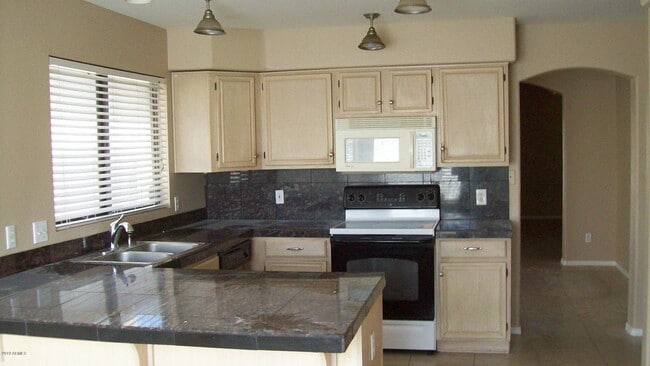 Building Photo - 802 E Rosemonte Dr