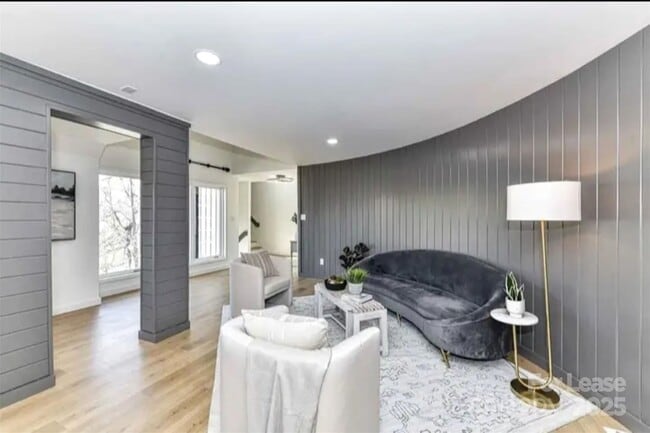 Building Photo - 216 Hermance Ln