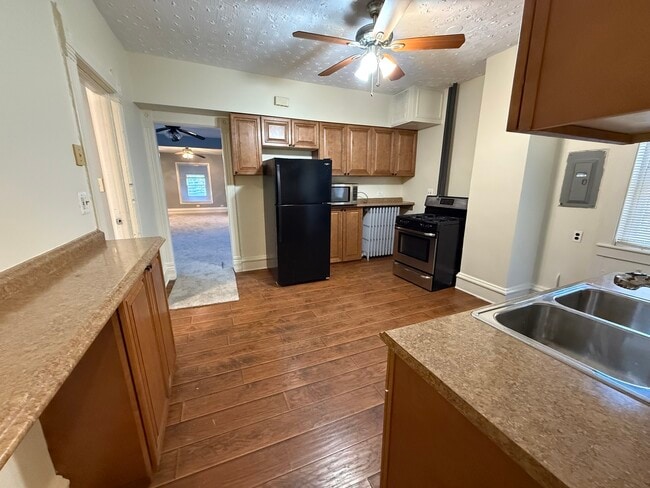 Building Photo - 1723 Emerson St