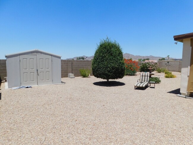 Building Photo - 3 BED 2 BATH IN ESTRELLA!