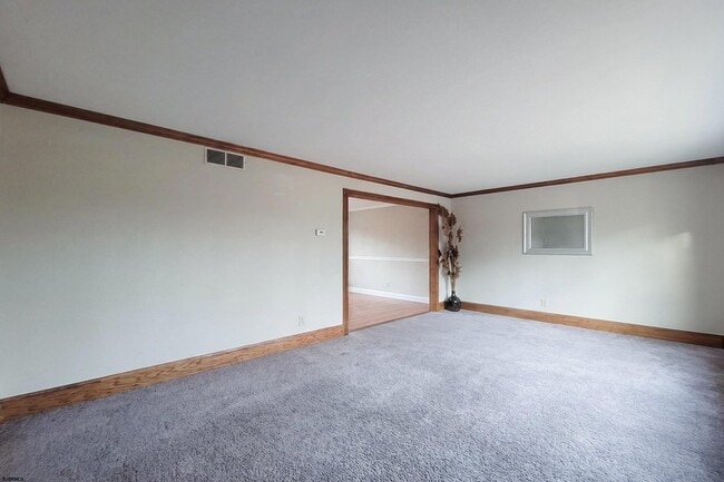 Building Photo - 1 Broadmoor Dr