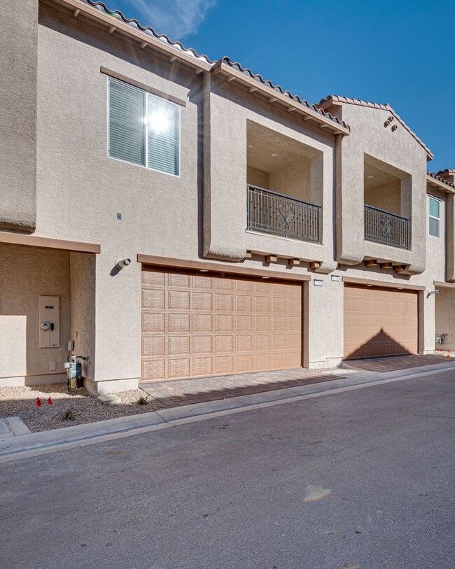 Building Photo - New 2-Story Home with Modern Features in a Desirable Community