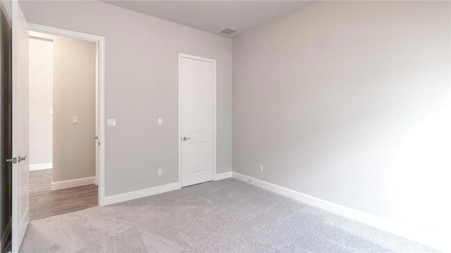 Building Photo - 6313 Empresa Dr