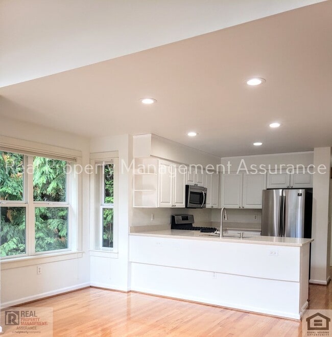 Building Photo - 10275 NW Alder Grove Ln