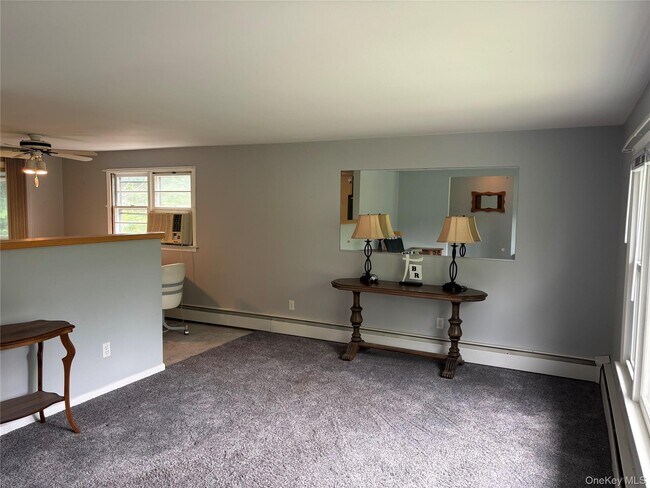 Building Photo - 239 Vineyard Ave