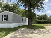 Building Photo - 13 Grand Valley Dr