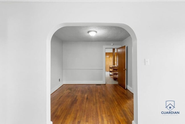 Building Photo - 1005 Hoke St