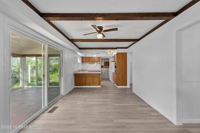 Building Photo - 8 Holton Ln
