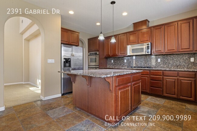 Building Photo - 2391 Gabriel Dr