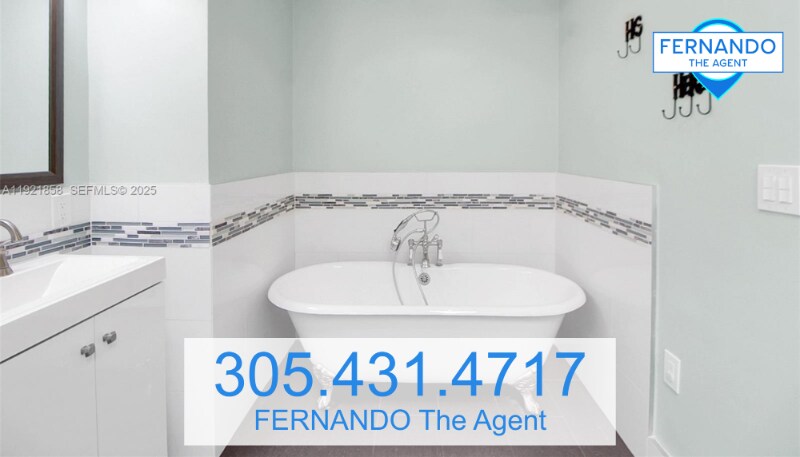 Building Photo - 1804 SW 102nd Ct