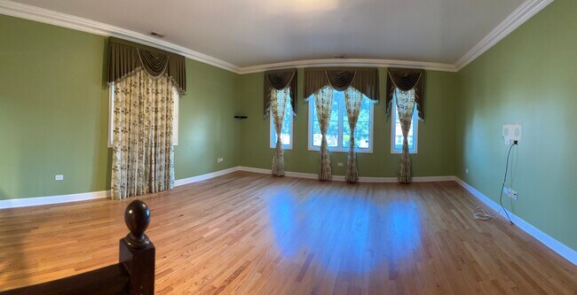 Building Photo - 1650 Linden St