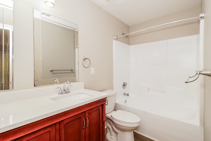 Building Photo - 11016 Thousand Oaks Dr