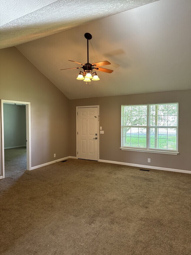 Building Photo - 118 Merlin Dr