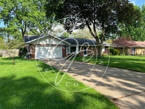 Building Photo - "Charming 3 bedroom 2 bathroom Sylvania home with Granite Countertops.