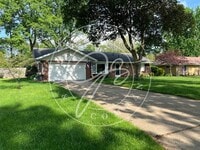 Building Photo - "Charming 3 bedroom 2 bathroom Sylvania home with Granite Countertops.