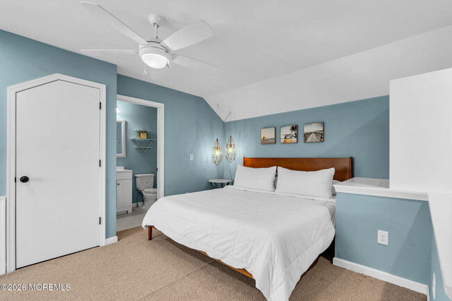 Building Photo - 510 Lareine Ave