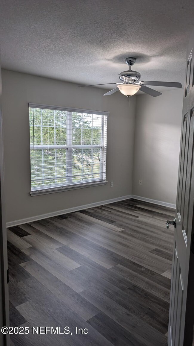 Building Photo - 6500 White Flower Ct
