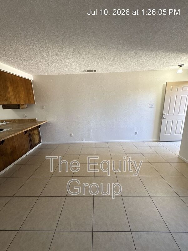 Building Photo - 2023 S Tracy Ct