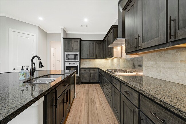 Building Photo - 11218 Gallant Ridge Ln
