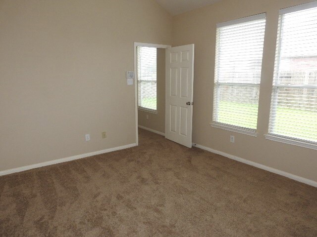 Building Photo - 25107 Hazel Ranch Dr