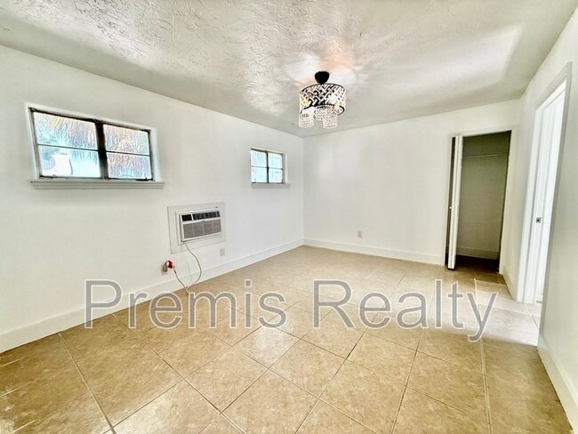 Building Photo - 7960 Boca Ciega Dr