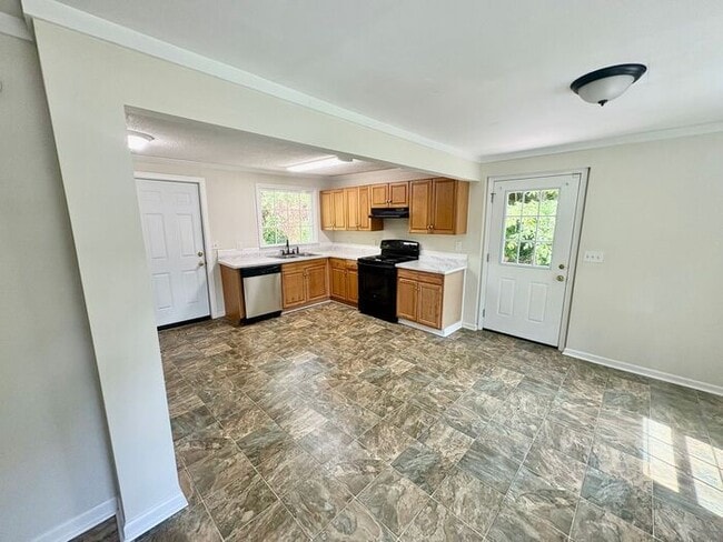 Building Photo - 3 Bed /2.5 Bath East Nash!