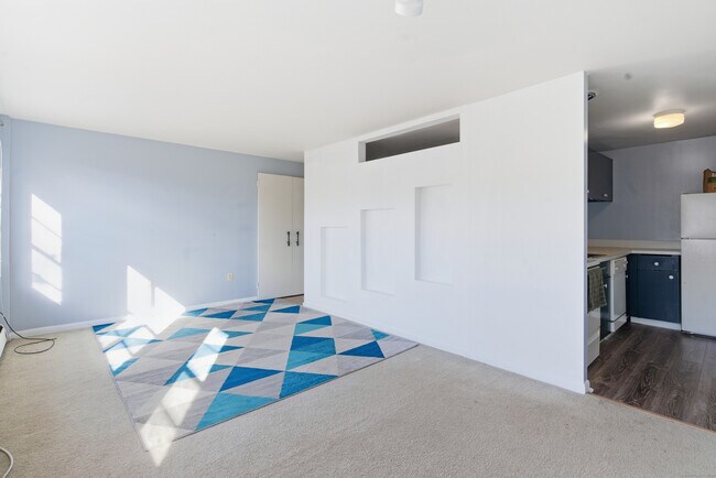 Building Photo - 40 Owen St