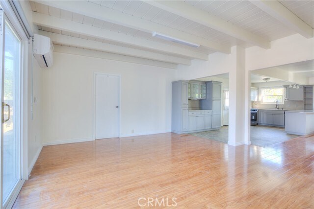 Building Photo - 2029 W 162nd St