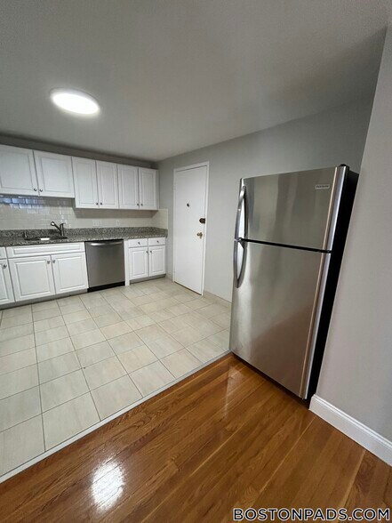 Building Photo - 230 Babcock St