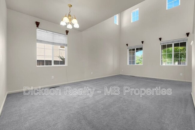 Building Photo - 2447 Anqua Dr