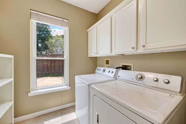 Building Photo - 2706 Blue Wind Ct