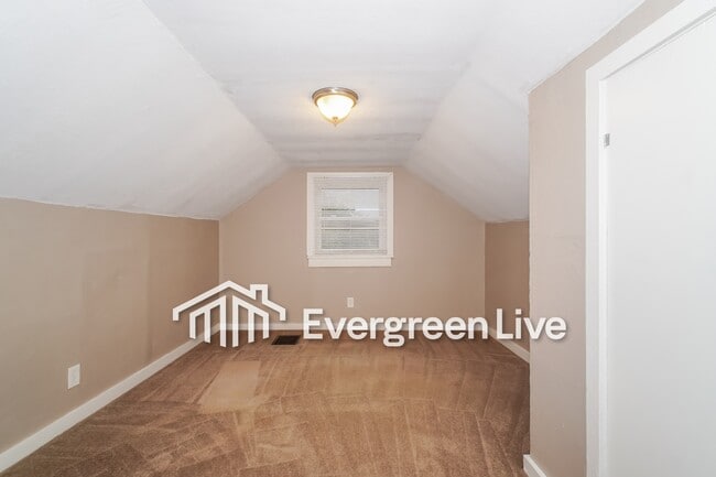 Building Photo - 1144 Chelsea Ave