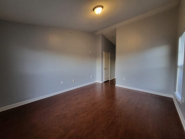 Building Photo - 339 Westbend Dr