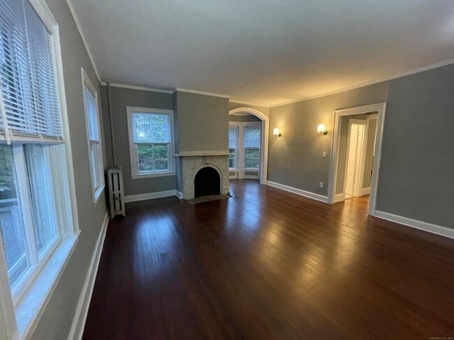 Building Photo - 161 Broadway