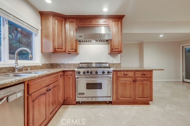 Building Photo - 3554 Seaglen Dr