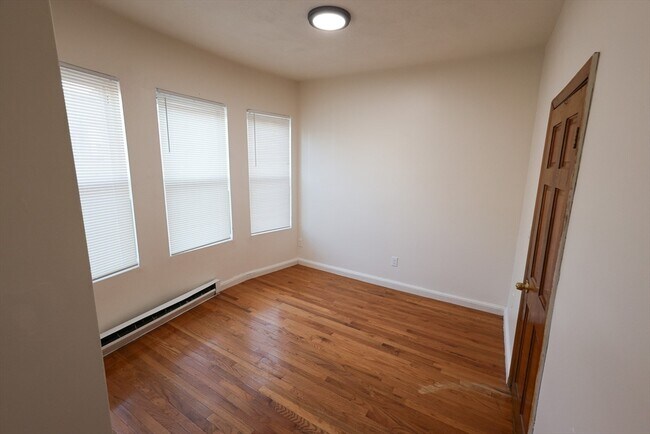 Building Photo - 1 Kenilworth St