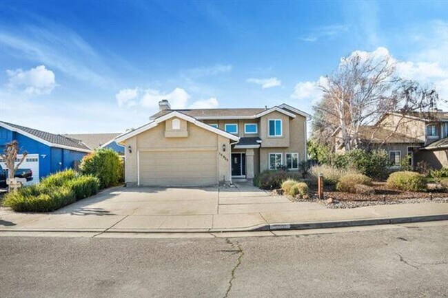 Primary Photo - Fully remodeled home, Pet friendly with A/...