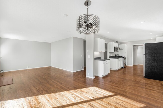 Building Photo - Spacious 4BR/3BA Home in Top-Rated School District!