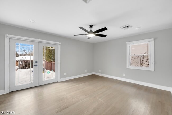 Building Photo - 475 Cedar Ln