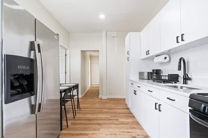 Building Photo - 1626 Union Turnpike