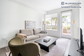 Building Photo - 101 River Pk Dr