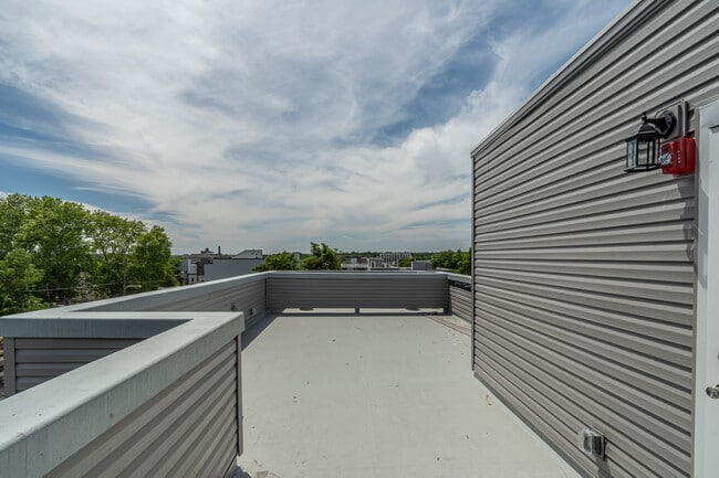 Building Photo - Bailey on the Park