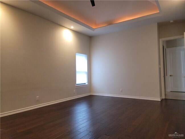 Building Photo - 5105 W Highland Ave