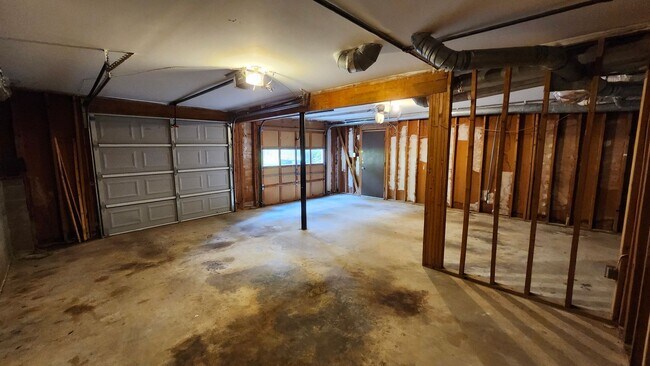 Building Photo - 310 Milesford Ct