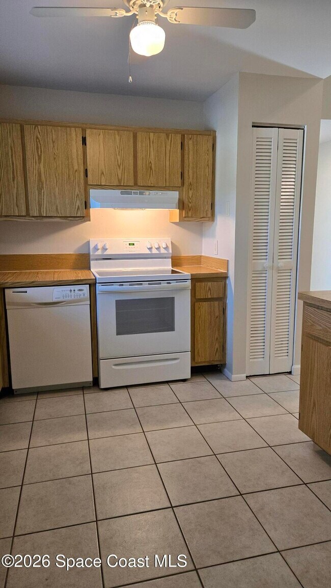 Building Photo - 1731 Bluebird Ct