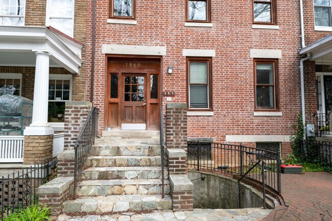 Building Photo - 1865 Newton St NW