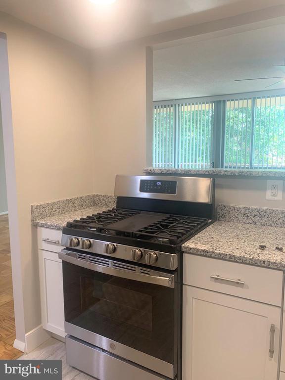 Building Photo - 5353 Columbia Pike