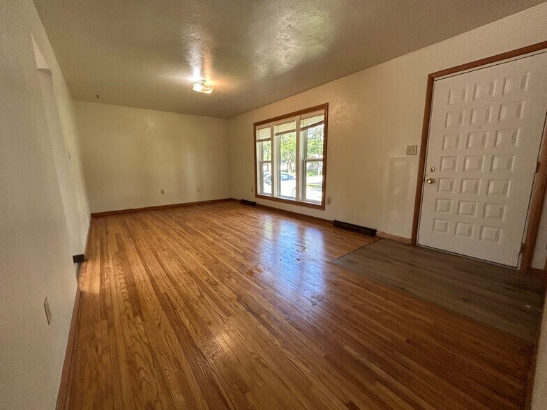 Building Photo - 1423 Starbeck Cir